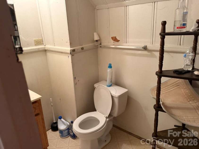 615 Meeting Street, Morganton, NC 28655.  MLS# CAR4383250, YatesRealty ID 24152. 