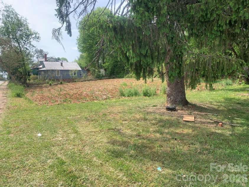 615 Meeting Street, Morganton, NC 28655.  MLS# CAR4383250, YatesRealty ID 24152. 