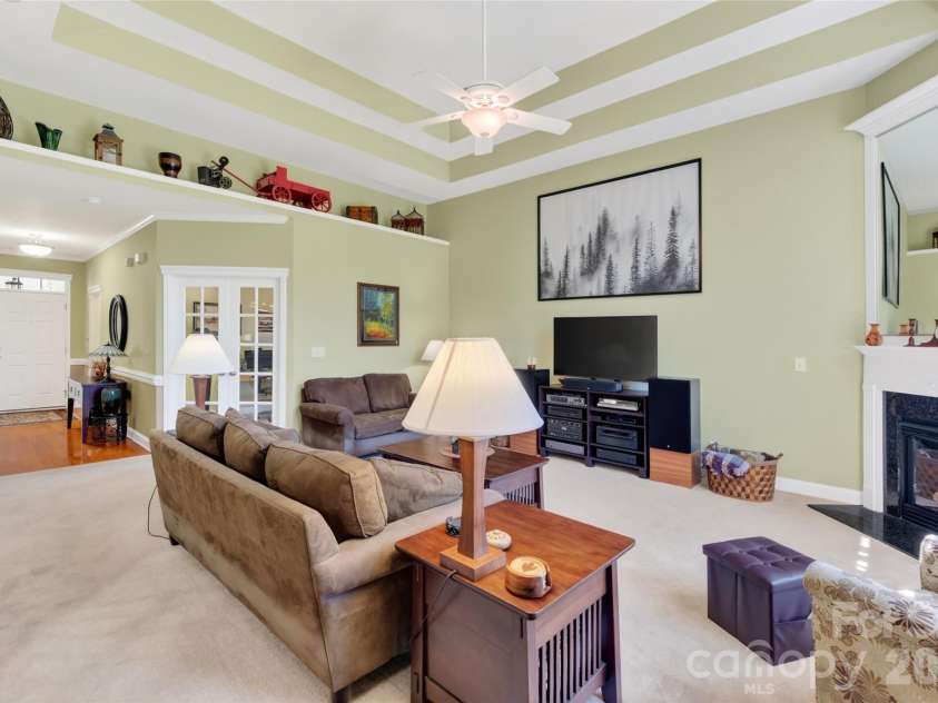 1005 Feather Oak Lane, Matthews, NC 28104.  MLS# CAR4383227, YatesRealty ID 24153. 