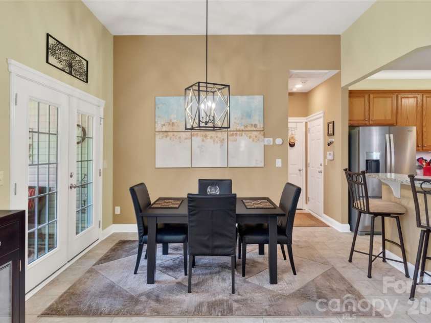 1005 Feather Oak Lane, Matthews, NC 28104.  MLS# CAR4383227, YatesRealty ID 24153. 