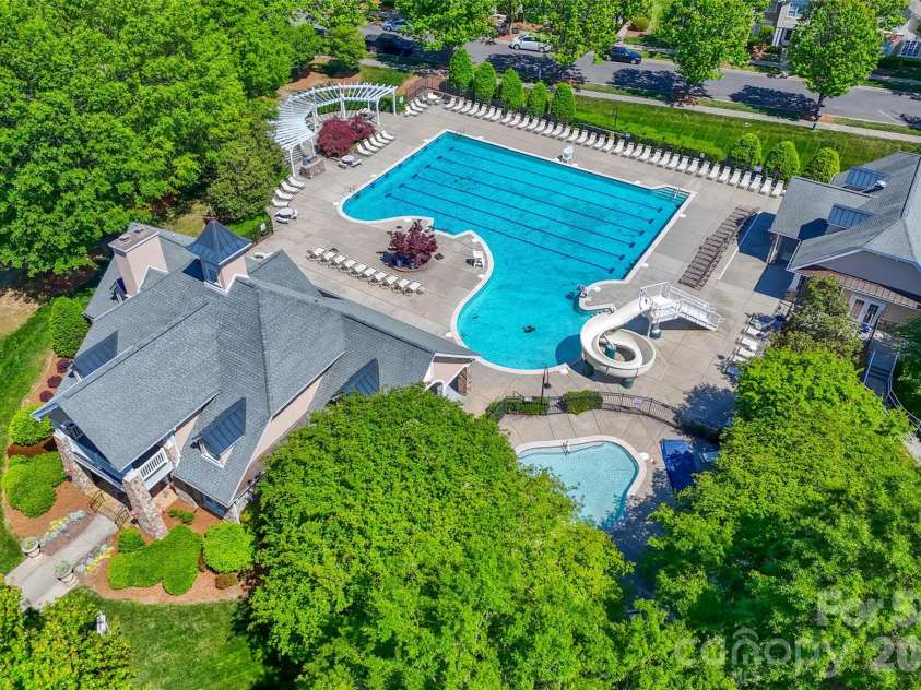 1005 Feather Oak Lane, Matthews, NC 28104.  MLS# CAR4383227, YatesRealty ID 24153. 