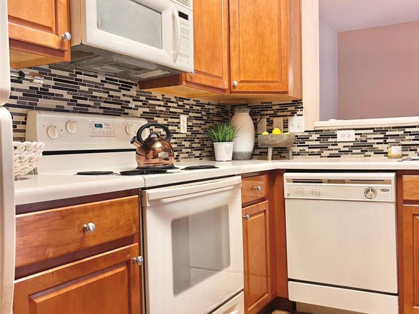 11264 Hyde Pointe Court, Charlotte, NC 28262.  MLS# CAR4190943, YatesRealty ID 24154. 