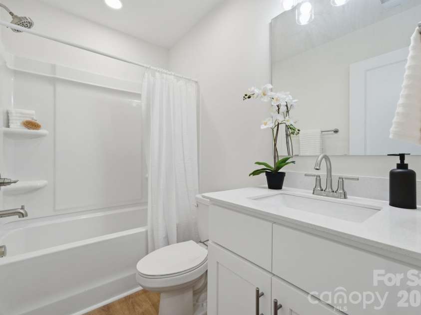34 Louise Drive, Concord, NC 28025.  MLS# CAR4353554, YatesRealty ID 24154. 2nd Full Bathroom