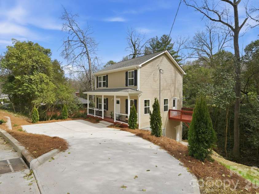 34 Louise Drive, Concord, NC 28025.  MLS# CAR4353554, YatesRealty ID 24154. 