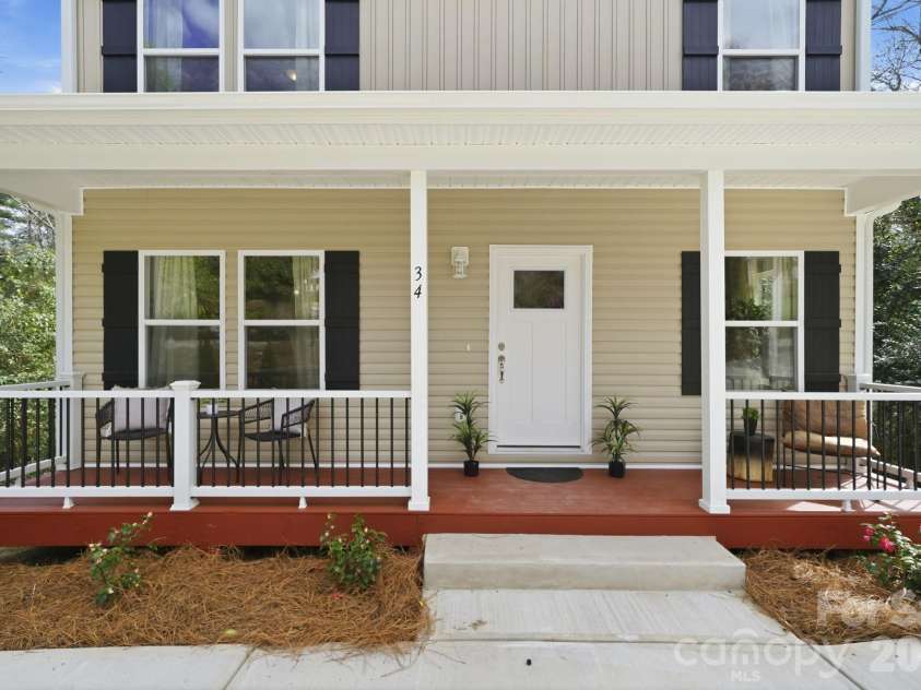 34 Louise Drive, Concord, NC 28025.  MLS# CAR4353554, YatesRealty ID 24154. Covered Front Porch