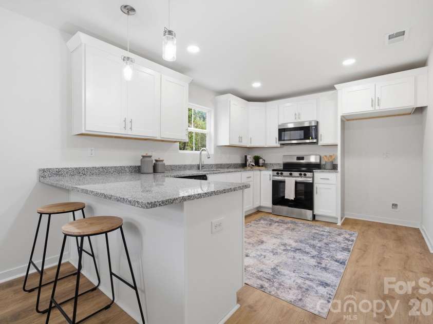 34 Louise Drive, Concord, NC 28025.  MLS# CAR4353554, YatesRealty ID 24154. Kitchen