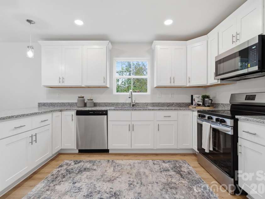 34 Louise Drive, Concord, NC 28025.  MLS# CAR4353554, YatesRealty ID 24154. Kitchen