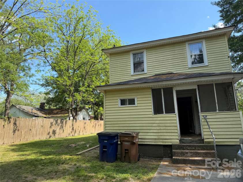 1101 Pine Street, Lincolnton, NC 28092.  MLS# CAR4375596, YatesRealty ID 24155. 