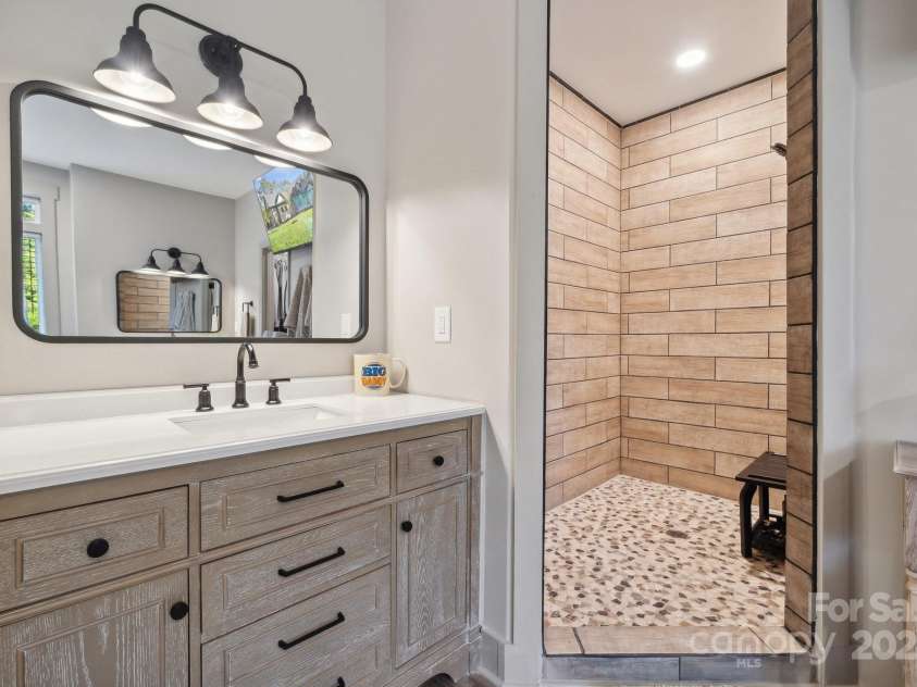 425 North Corner Road, Lancaster, SC 29720.  MLS# CAR4251122, YatesRealty ID 24155. En-suite bath