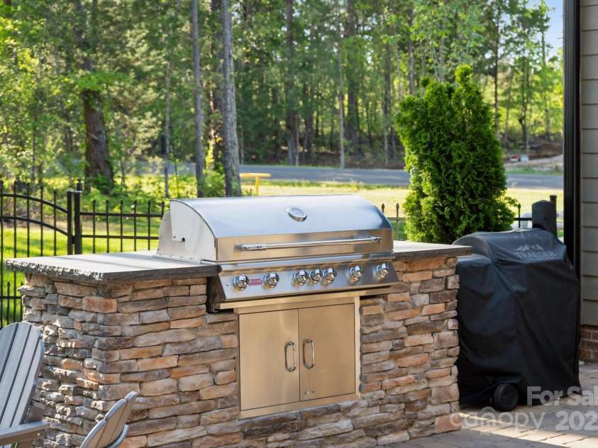 425 North Corner Road, Lancaster, SC 29720.  MLS# CAR4251122, YatesRealty ID 24155. Outdoor kitchen area 