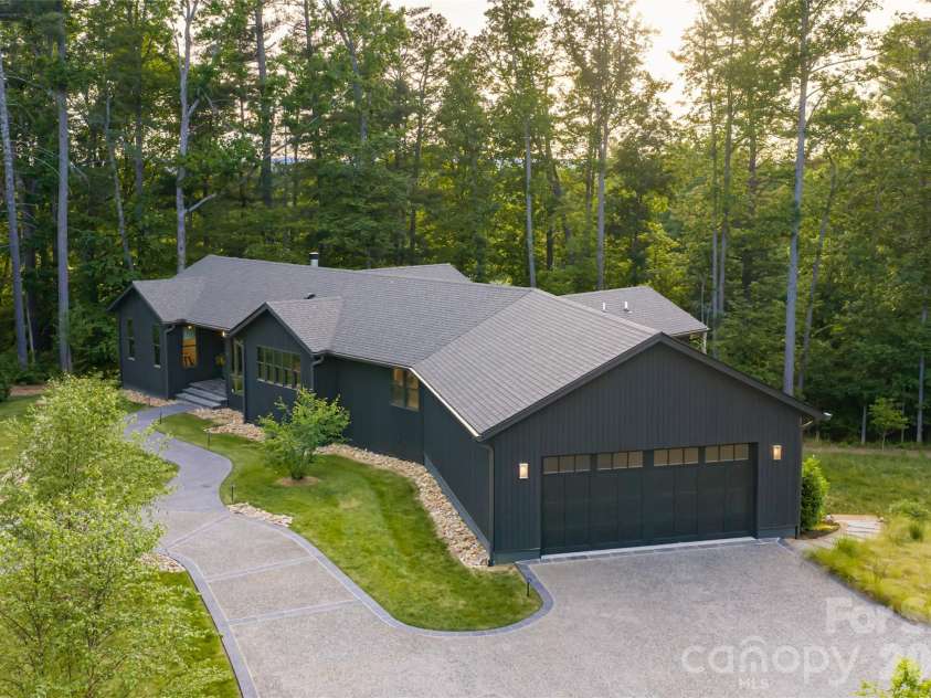 27 Tommy Ray Ridge, Weaverville, NC 28787.  MLS# CAR4378532, YatesRealty ID 24156. 