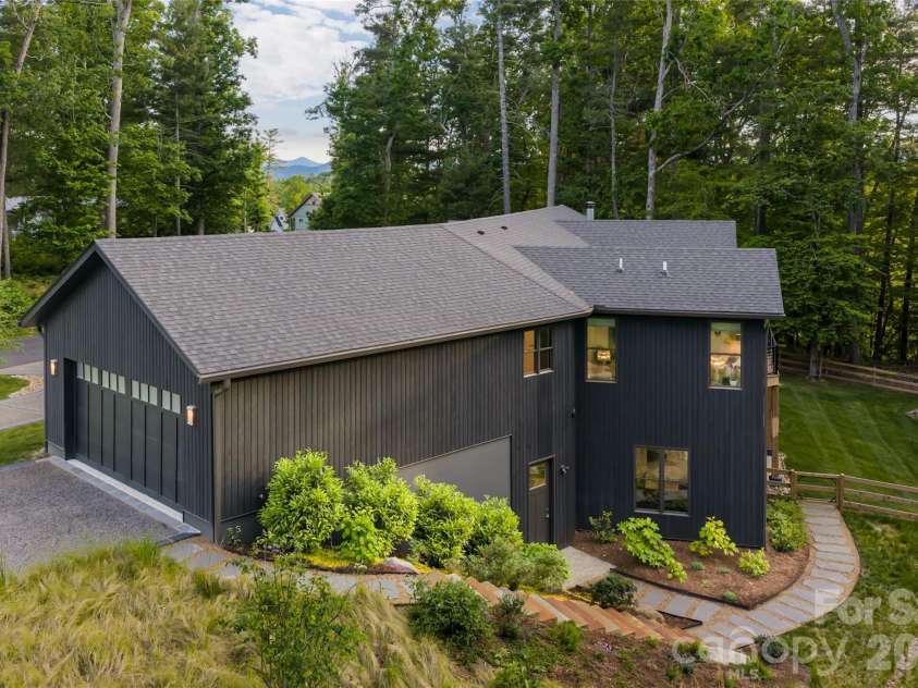 27 Tommy Ray Ridge, Weaverville, NC 28787.  MLS# CAR4378532, YatesRealty ID 24156. 