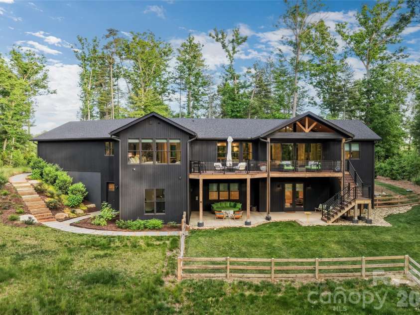 27 Tommy Ray Ridge, Weaverville, NC 28787.  MLS# CAR4378532, YatesRealty ID 24156. 