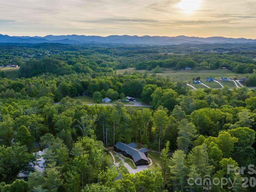 27 Tommy Ray Ridge, Weaverville, NC 28787.  MLS# CAR4378532, YatesRealty ID 24156. 