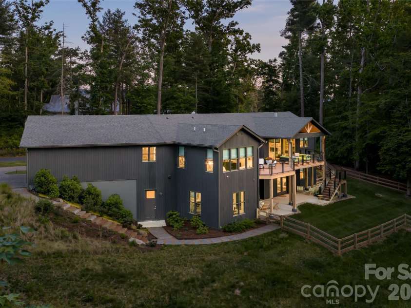 27 Tommy Ray Ridge, Weaverville, NC 28787.  MLS# CAR4378532, YatesRealty ID 24156. 