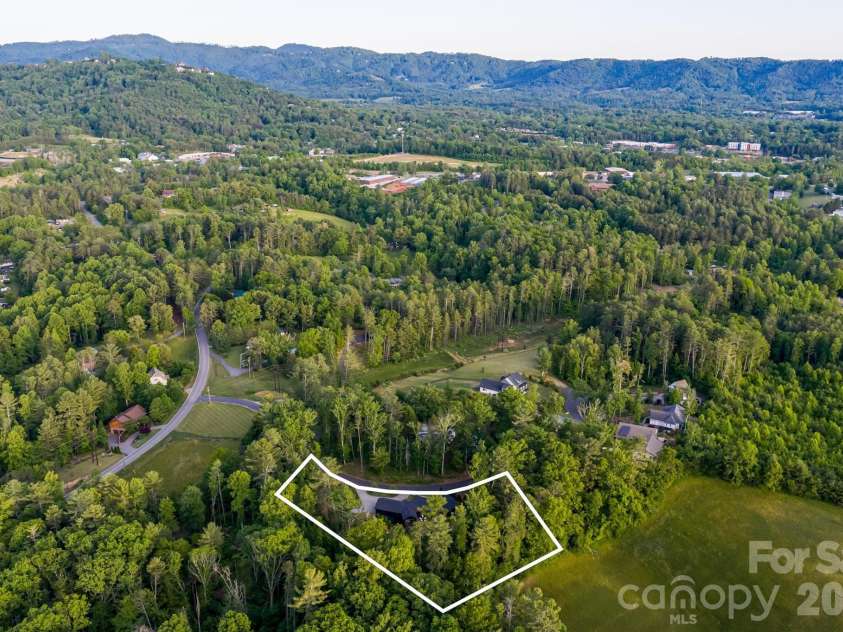 27 Tommy Ray Ridge, Weaverville, NC 28787.  MLS# CAR4378532, YatesRealty ID 24156. 