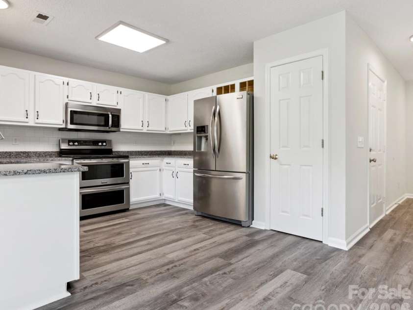 411 Carlisle Drive, Indian Trail, NC 28079.  MLS# CAR4271998, YatesRealty ID 24156. Chef's Kitchen