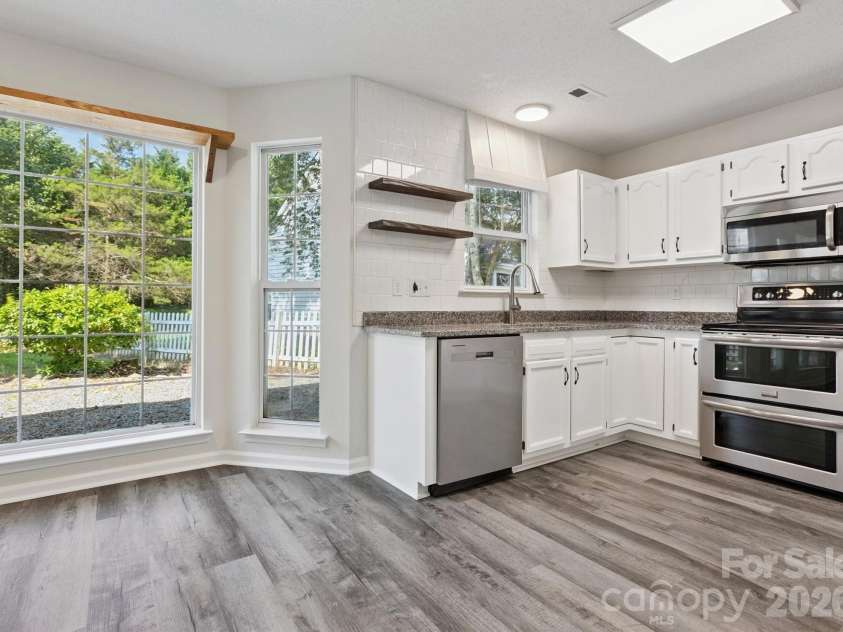 411 Carlisle Drive, Indian Trail, NC 28079.  MLS# CAR4271998, YatesRealty ID 24156. Chef's Kitchen