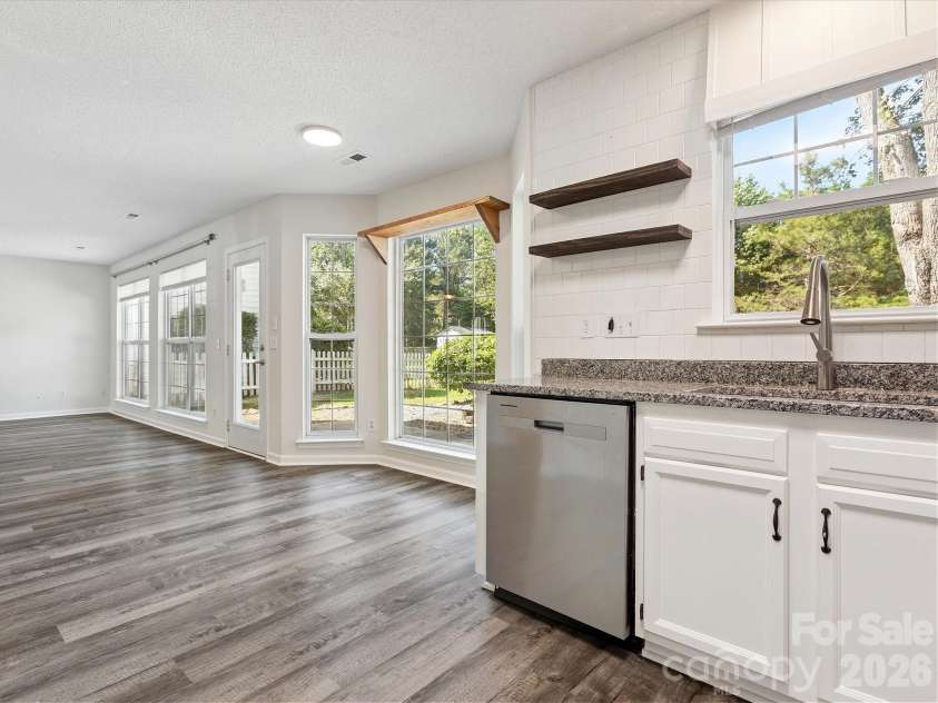 411 Carlisle Drive, Indian Trail, NC 28079.  MLS# CAR4271998, YatesRealty ID 24156. Kitchen and Breakfast Area