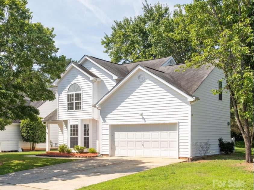 411 Carlisle Drive, Indian Trail, NC 28079.  MLS# CAR4271998, YatesRealty ID 24156. Welcome home