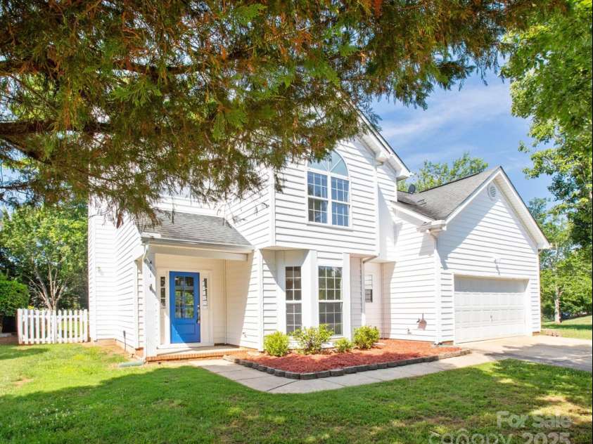 411 Carlisle Drive, Indian Trail, NC 28079.  MLS# CAR4271998, YatesRealty ID 24156. Welcome Home to 411 Carlisle Drive