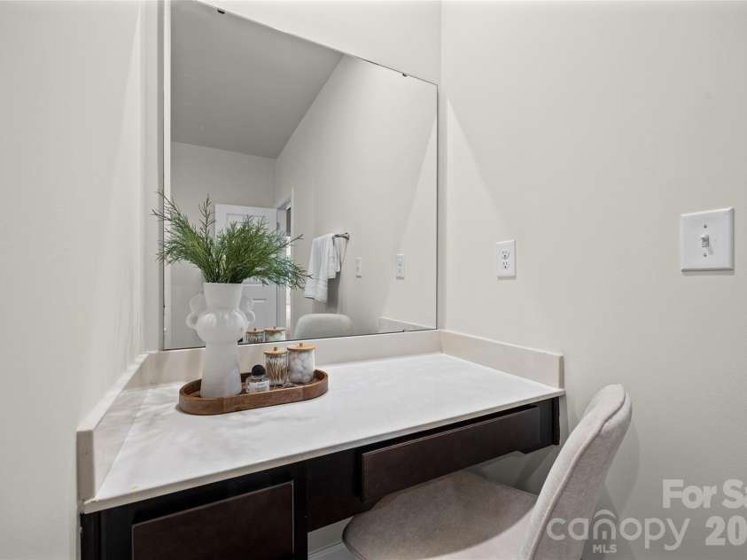 4523 Collingham Drive, Charlotte, NC 28273.  MLS# CAR4403738, YatesRealty ID 24157. 