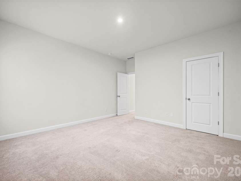 4523 Collingham Drive, Charlotte, NC 28273.  MLS# CAR4403738, YatesRealty ID 24157. 
