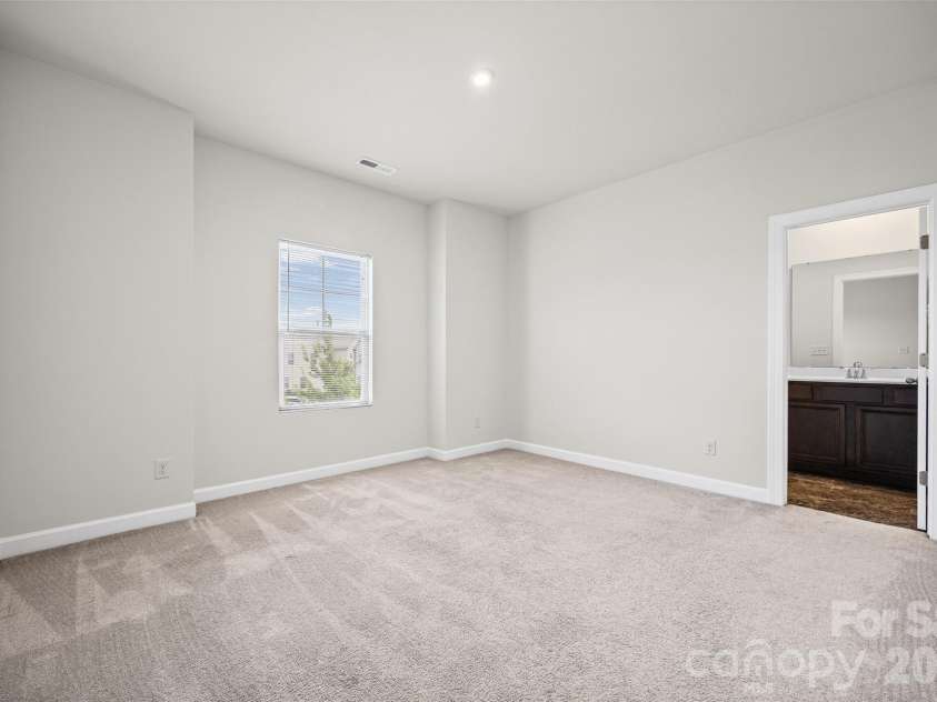 4523 Collingham Drive, Charlotte, NC 28273.  MLS# CAR4403738, YatesRealty ID 24157. 