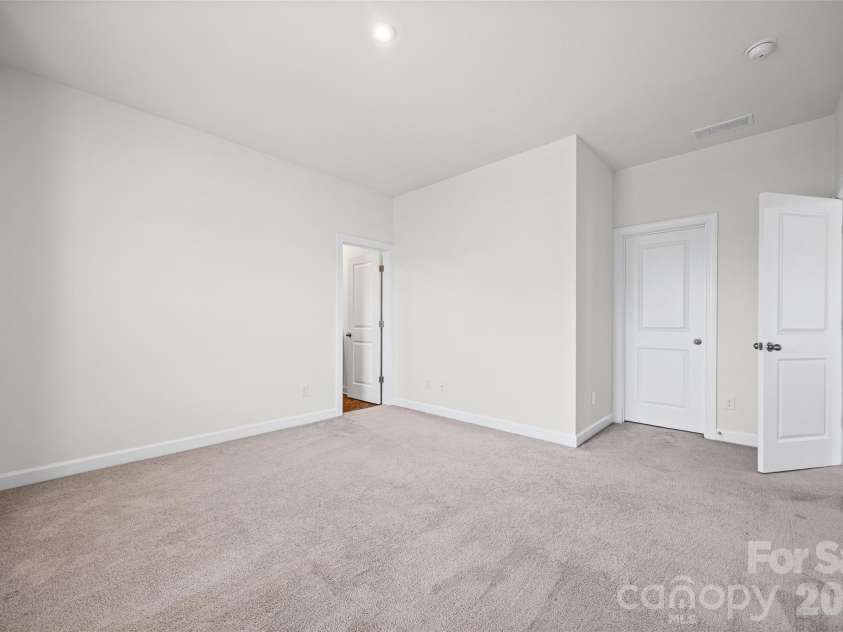 4523 Collingham Drive, Charlotte, NC 28273.  MLS# CAR4403738, YatesRealty ID 24157. 