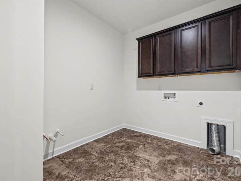 4523 Collingham Drive, Charlotte, NC 28273.  MLS# CAR4403738, YatesRealty ID 24157. 