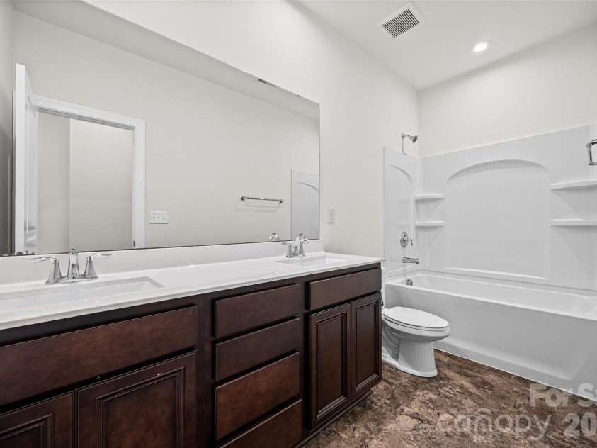 4523 Collingham Drive, Charlotte, NC 28273.  MLS# CAR4403738, YatesRealty ID 24157. 