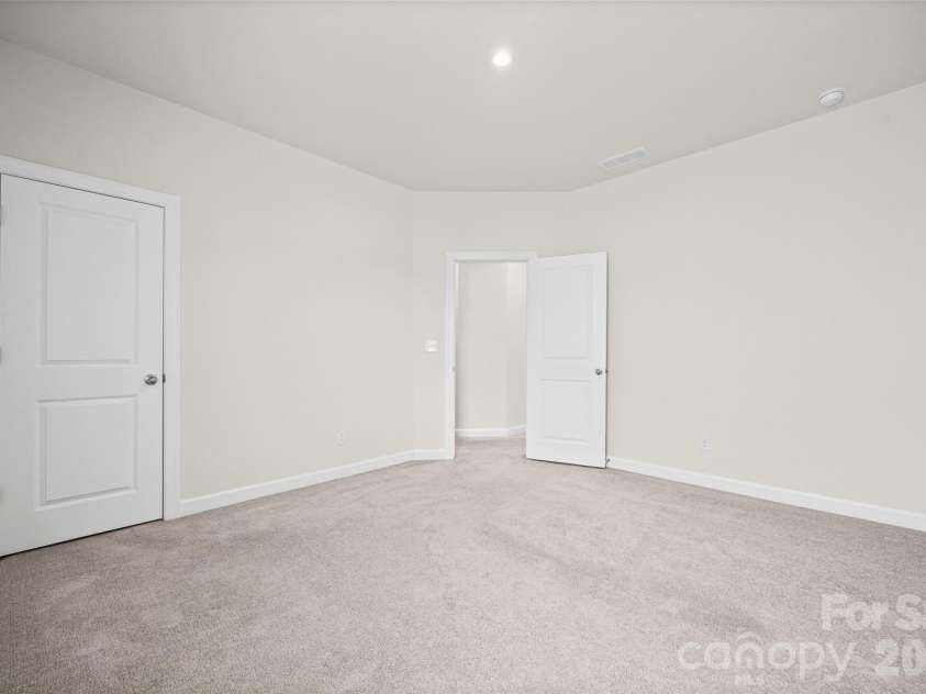 4523 Collingham Drive, Charlotte, NC 28273.  MLS# CAR4403738, YatesRealty ID 24157. 