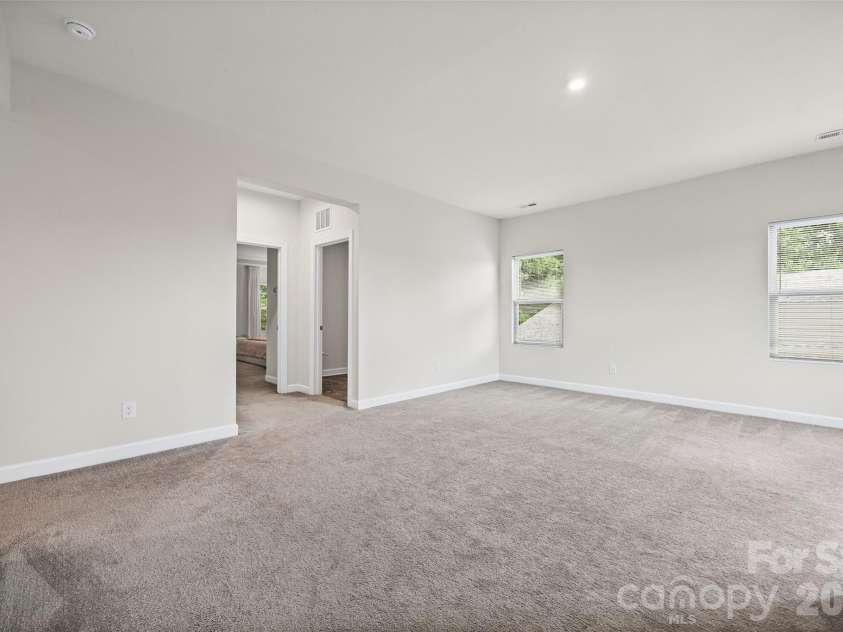 4523 Collingham Drive, Charlotte, NC 28273.  MLS# CAR4403738, YatesRealty ID 24157. Loft
