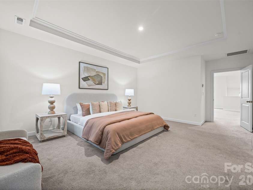 4523 Collingham Drive, Charlotte, NC 28273.  MLS# CAR4403738, YatesRealty ID 24157. Spacious Primary Bedroom!