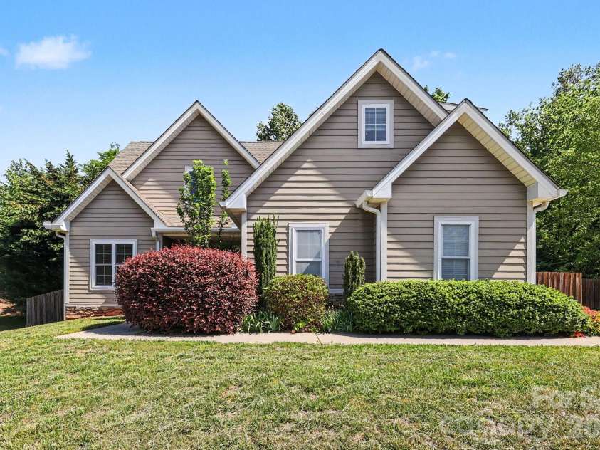 14 Halyn Lane, Arden, NC 28704.  MLS# CAR4383832, YatesRealty ID 24158. 