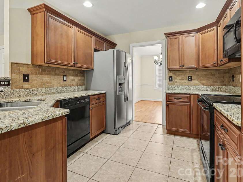 14 Halyn Lane, Arden, NC 28704.  MLS# CAR4383832, YatesRealty ID 24158. 