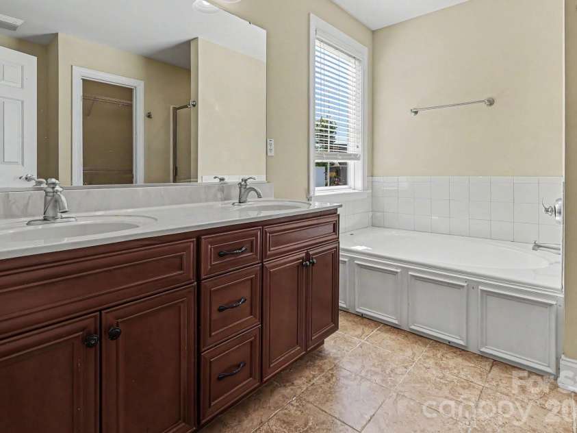 14 Halyn Lane, Arden, NC 28704.  MLS# CAR4383832, YatesRealty ID 24158. 