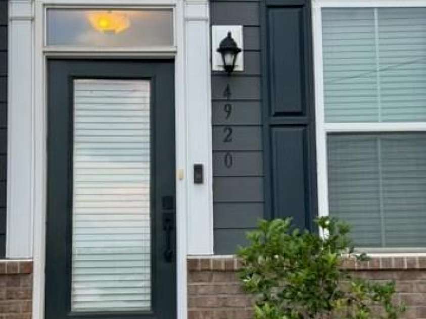 4920 Old Pineville Road, Charlotte, NC 28217.  MLS# CAR4278100, YatesRealty ID 24158. 