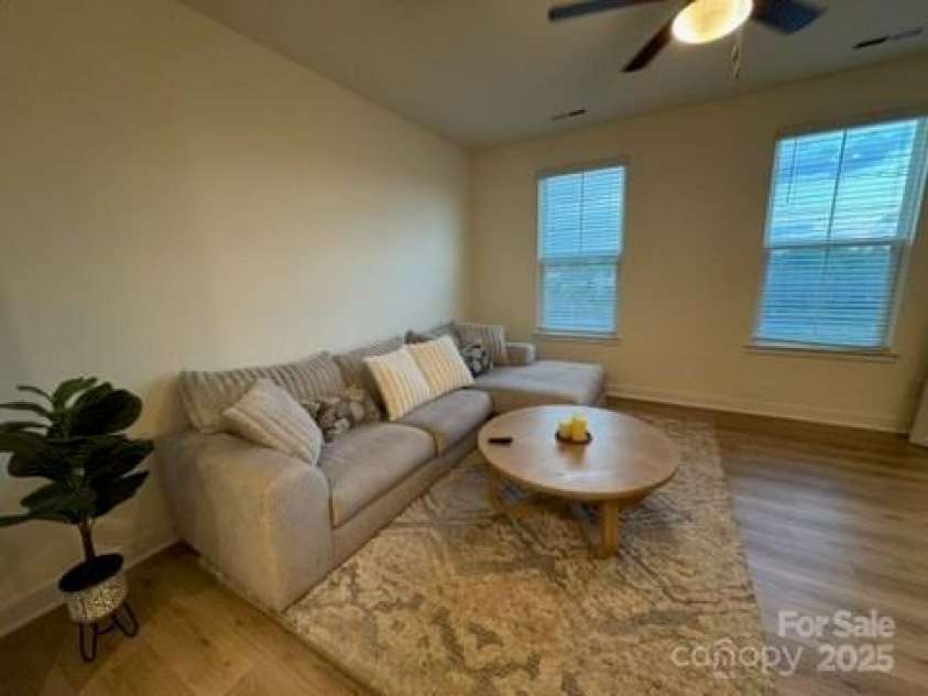 4920 Old Pineville Road, Charlotte, NC 28217.  MLS# CAR4278100, YatesRealty ID 24158. 