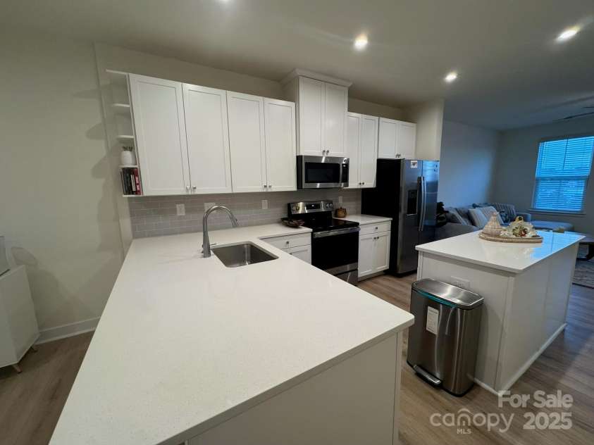 4920 Old Pineville Road, Charlotte, NC 28217.  MLS# CAR4278100, YatesRealty ID 24158. 