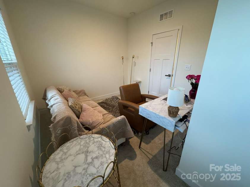 4920 Old Pineville Road, Charlotte, NC 28217.  MLS# CAR4278100, YatesRealty ID 24158. 