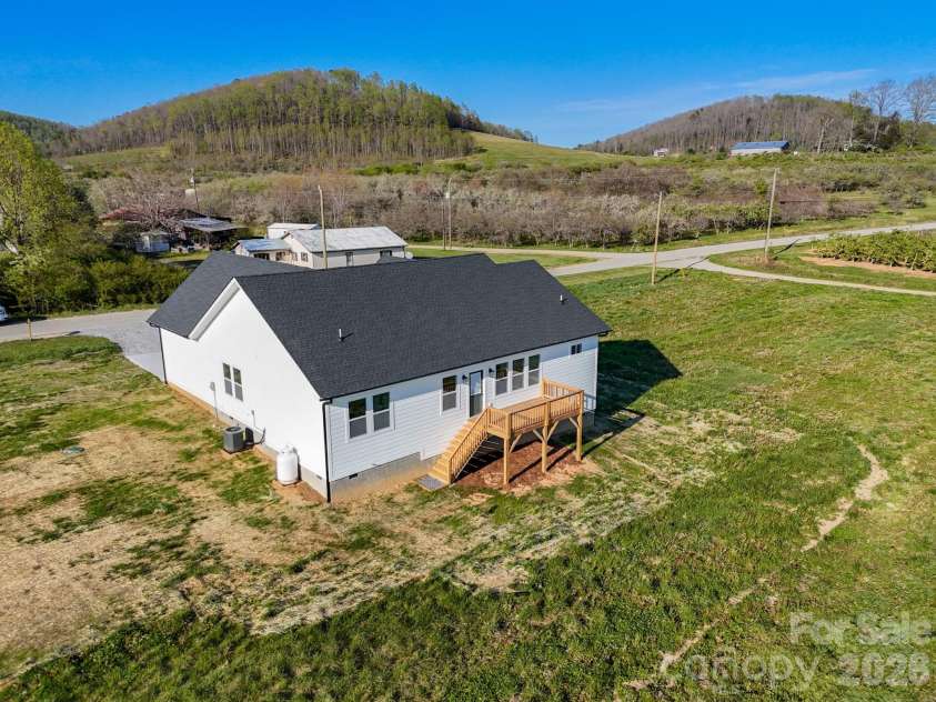 459 Waters Road, Hendersonville, NC 28792.  MLS# CAR4341249, YatesRealty ID 24159. 