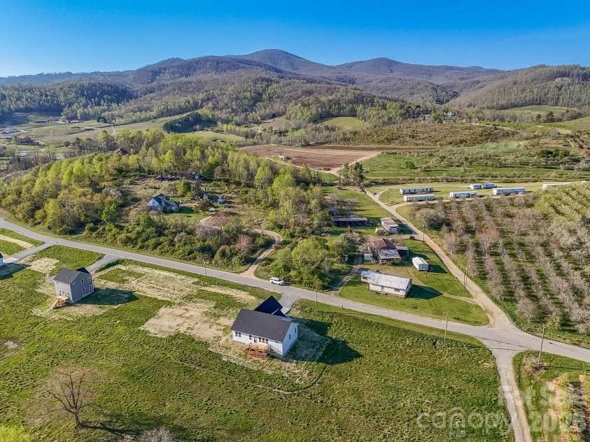 459 Waters Road, Hendersonville, NC 28792.  MLS# CAR4341249, YatesRealty ID 24159. 