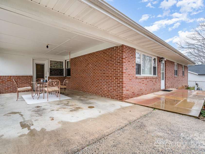 504 Oliver Street, Gastonia, NC 28052.  MLS# CAR4220986, YatesRealty ID 2416. 