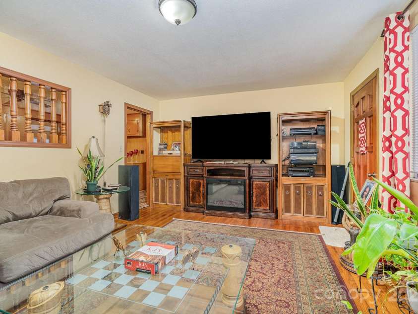 504 Oliver Street, Gastonia, NC 28052.  MLS# CAR4220986, YatesRealty ID 2416. 