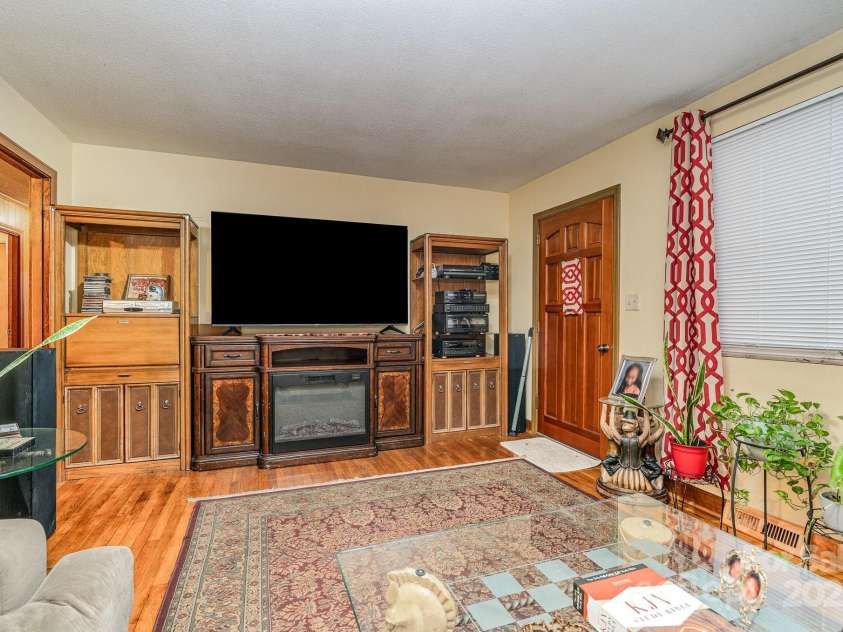 504 Oliver Street, Gastonia, NC 28052.  MLS# CAR4220986, YatesRealty ID 2416. 