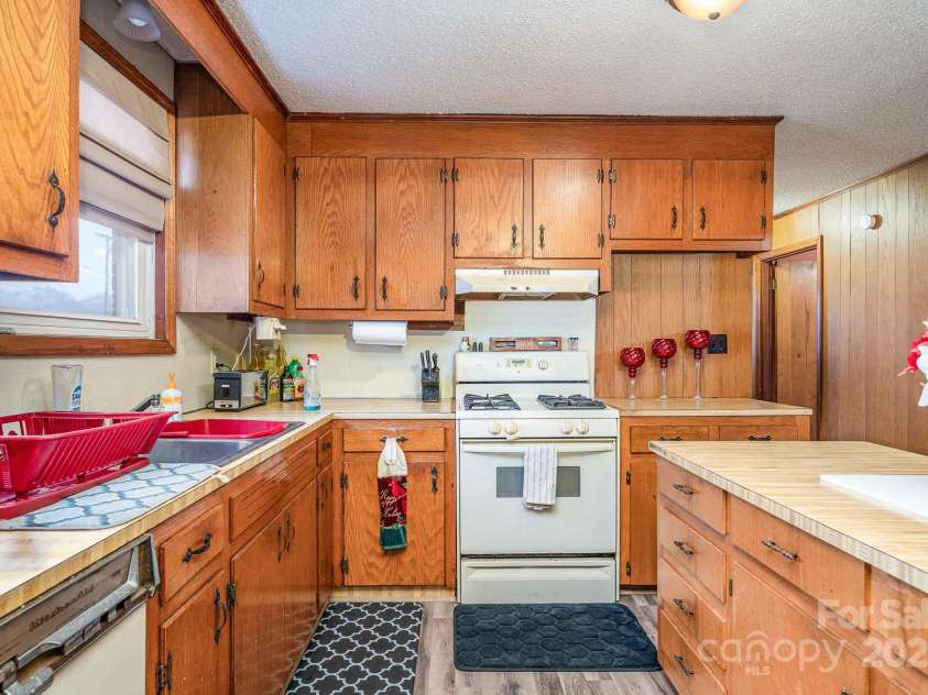 504 Oliver Street, Gastonia, NC 28052.  MLS# CAR4220986, YatesRealty ID 2416. 