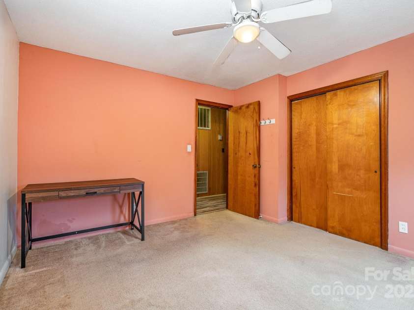 504 Oliver Street, Gastonia, NC 28052.  MLS# CAR4220986, YatesRealty ID 2416. 