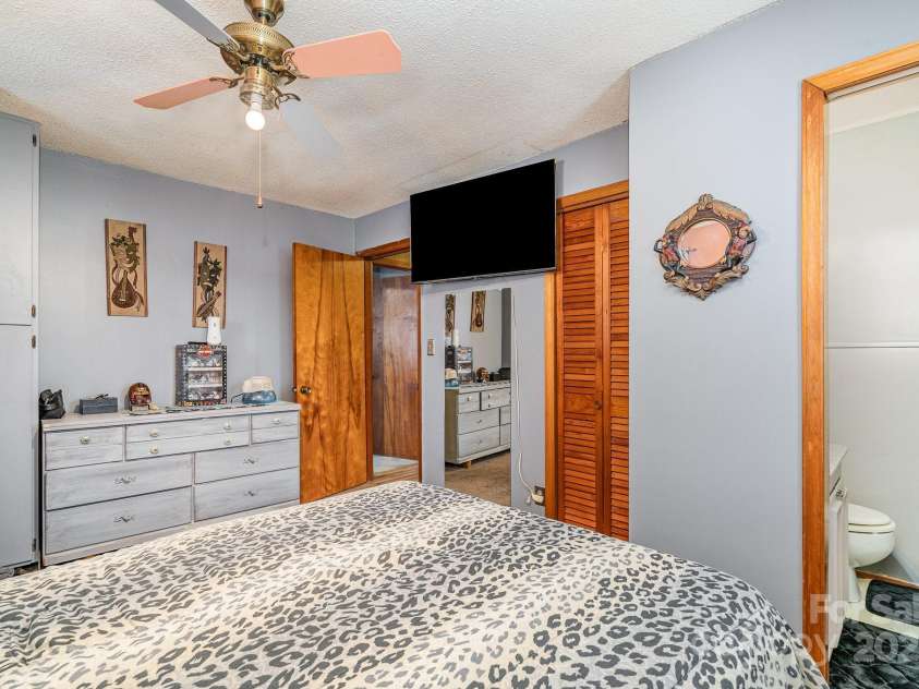 504 Oliver Street, Gastonia, NC 28052.  MLS# CAR4220986, YatesRealty ID 2416. 