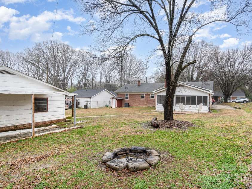 504 Oliver Street, Gastonia, NC 28052.  MLS# CAR4220986, YatesRealty ID 2416. 